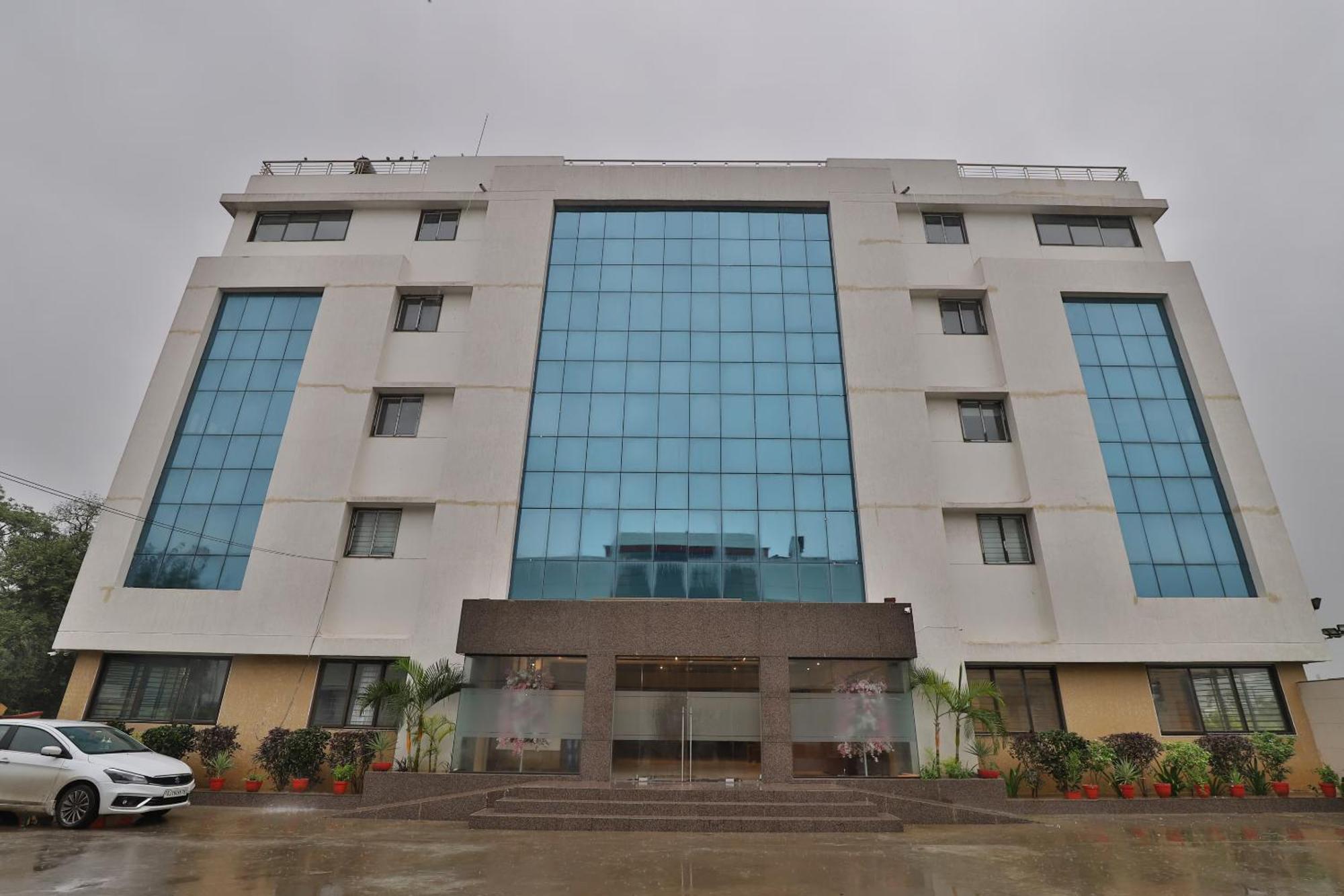 Atithi Resort Bharuch Екстериор снимка