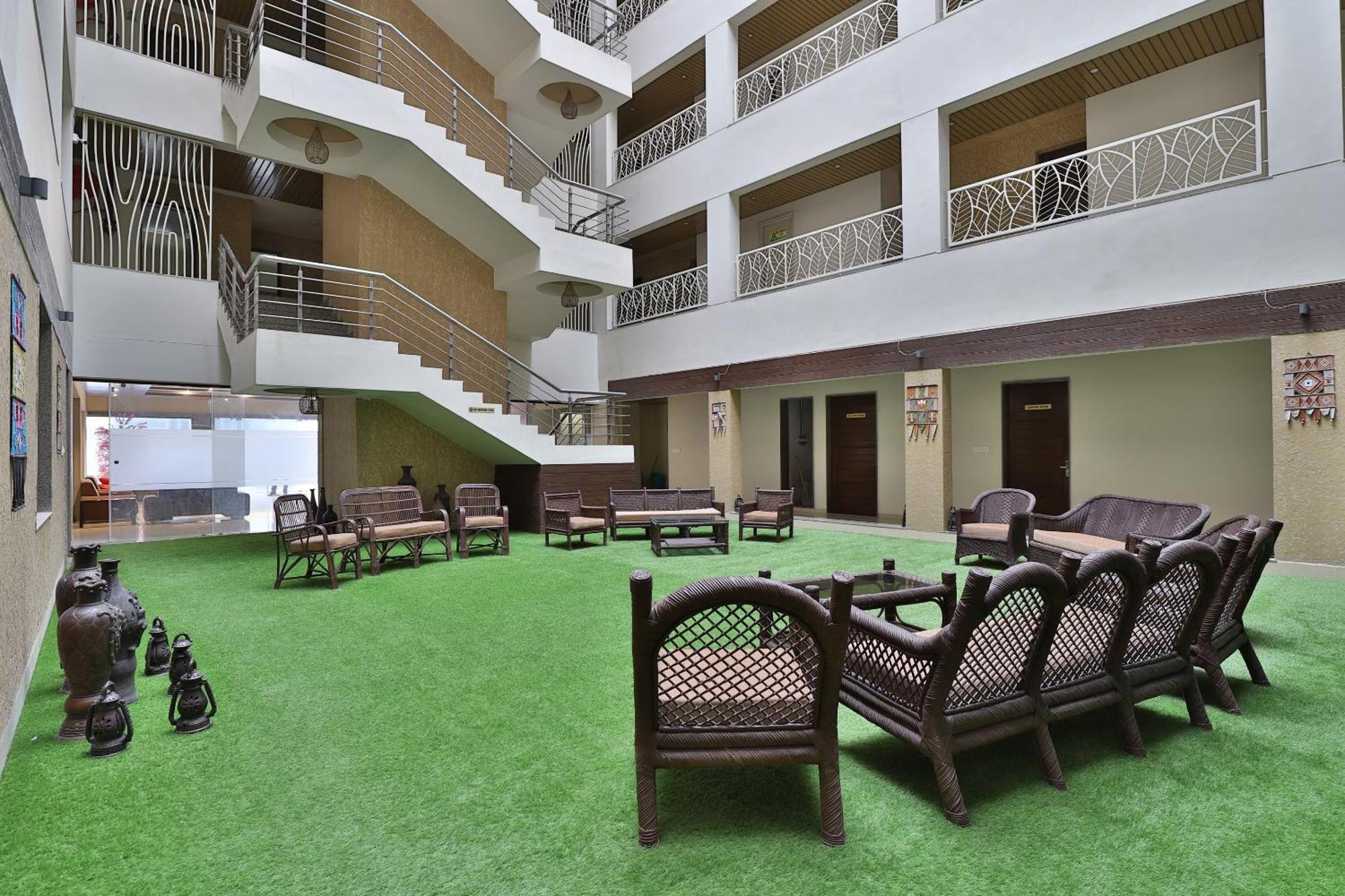 Atithi Resort Bharuch Екстериор снимка