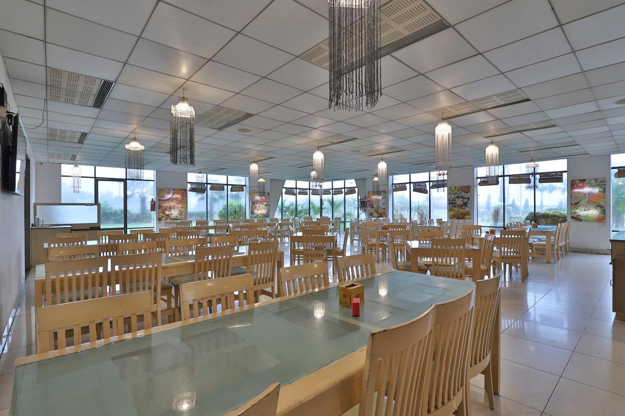 Atithi Resort Bharuch Екстериор снимка